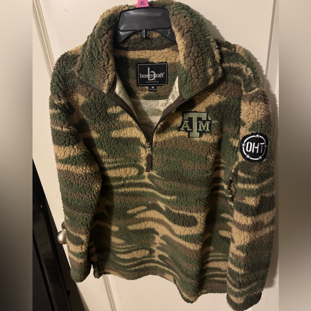 Texas A&M branded camo OTH fleece pullover, super soft, super warm! Size medium